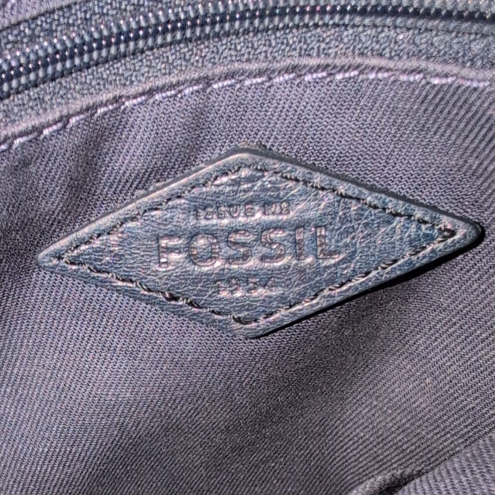 Fossil Emi Saddle Crossbody Bag Model ZB6852403 Has Her key ! - Picture 2 of 10